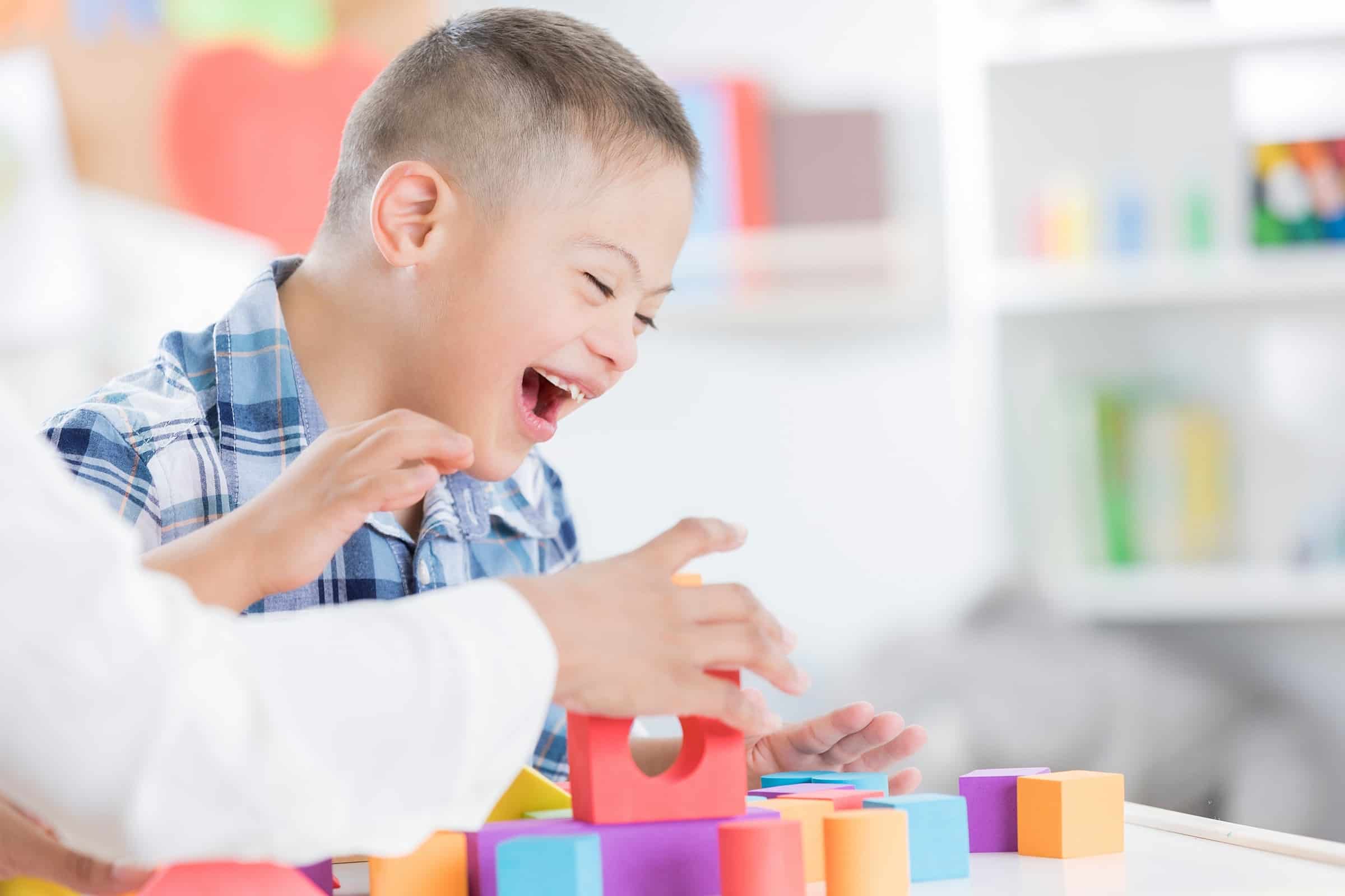 13 dicas para brincar com crianças com deficiência visual