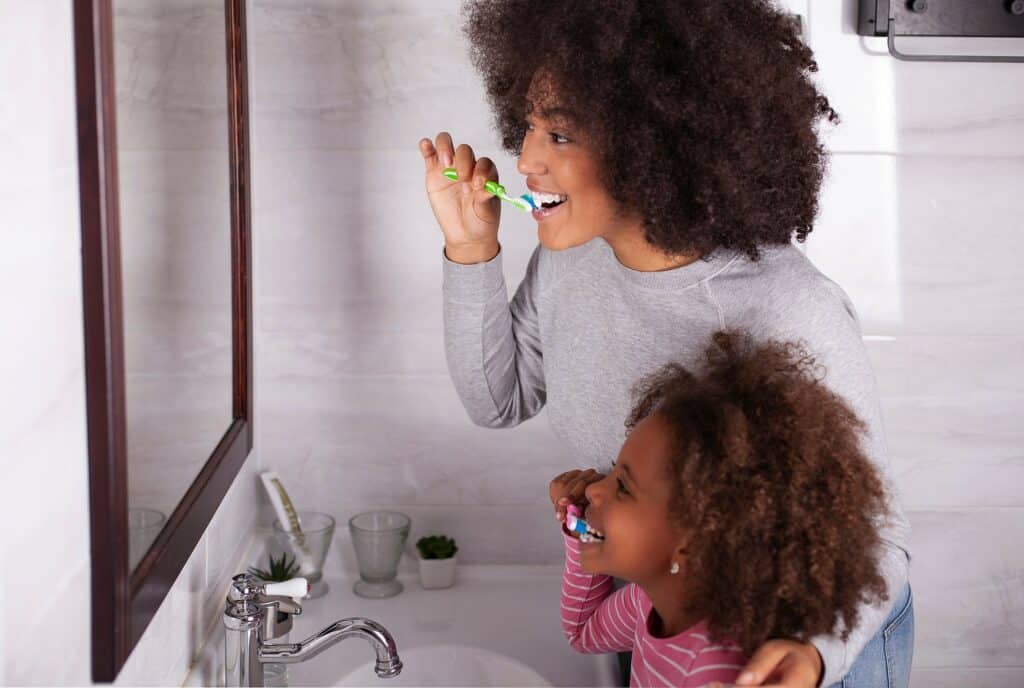 Ensinando a escovar os dentes|