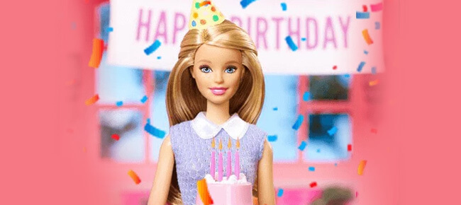 Imagem de uma boneca Barbie fazendo aniversário