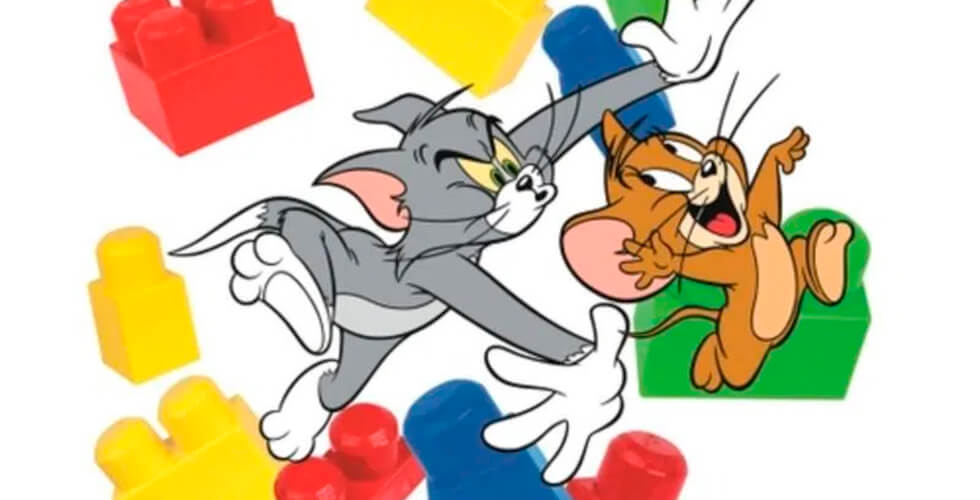 Imagem do Tom e Jerry em meio a blocos de montar